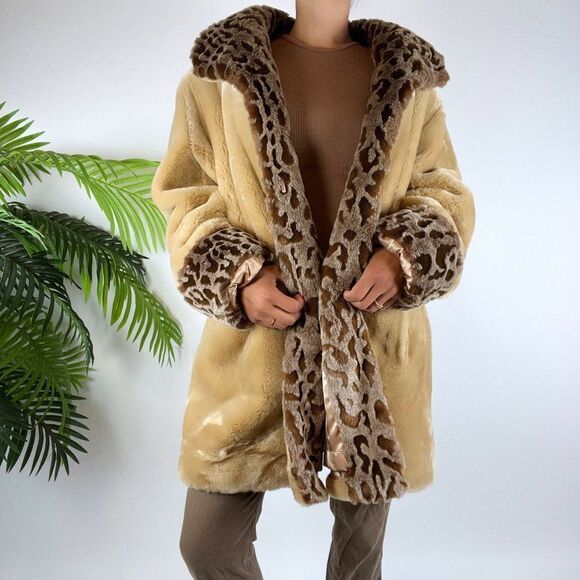 Vintage 90s Tan Indie Boho Hippie Oversized Faux Fur Winter Jacket / Size: L - Picture 4 of 7